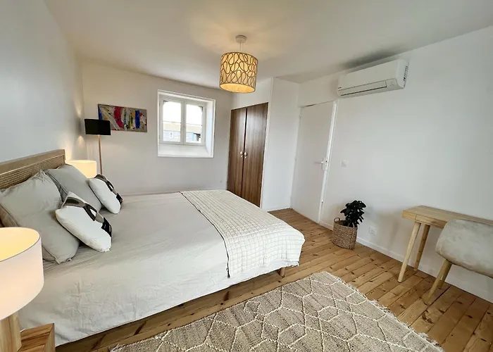 Vakantiehuis La Sauvagere - Piscine La Rochelle (Charente-Maritime)