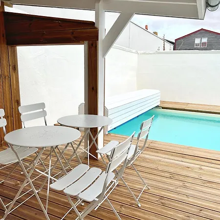 La Sauvagere - Piscine Vakantiehuis